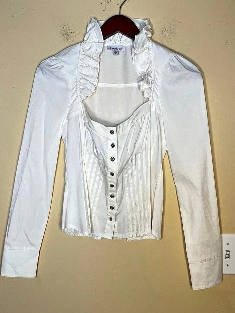 bebe Ruffle Neck Pintuck Blouse in White Size XS Like New